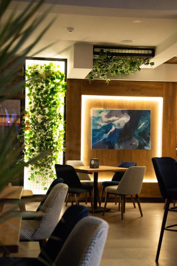 Hotel City In Κότσανη Εξωτερικό φωτογραφία