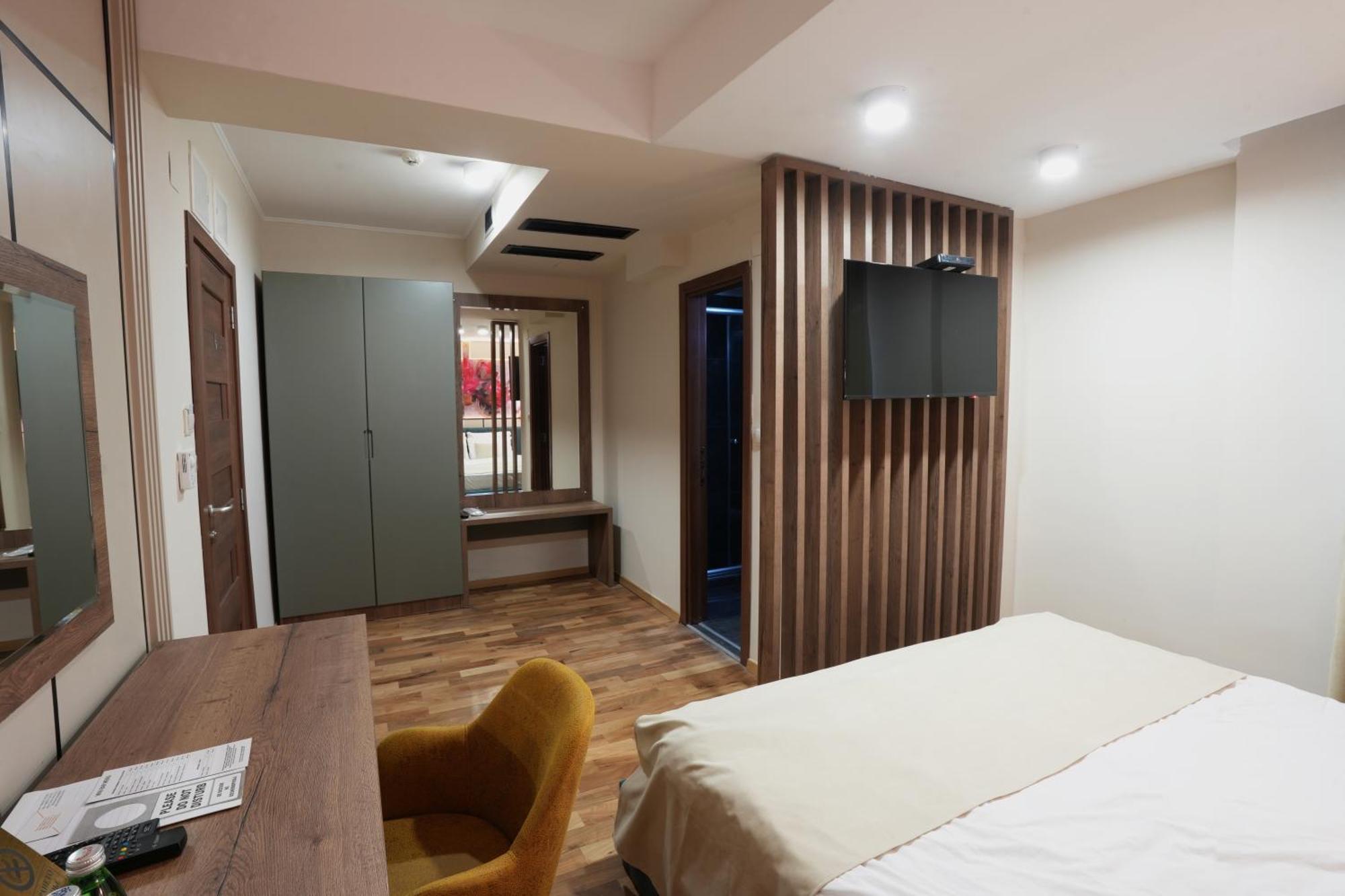 Hotel City In Κότσανη Εξωτερικό φωτογραφία
